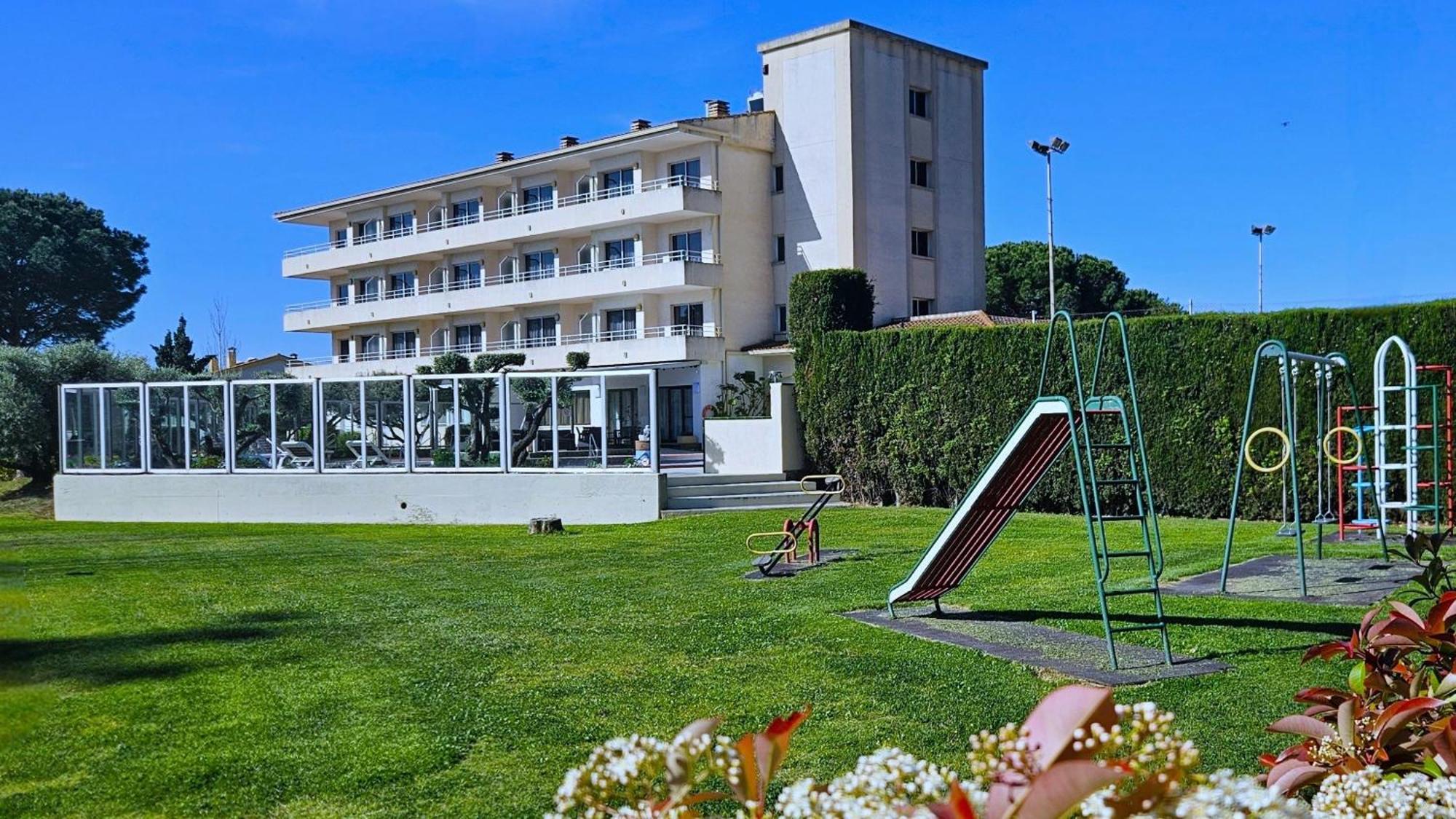 Apartamentos La Masia L'Estartit Exterior photo
